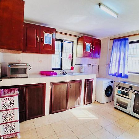 Zunox Guest House Freetown Ngoại thất bức ảnh