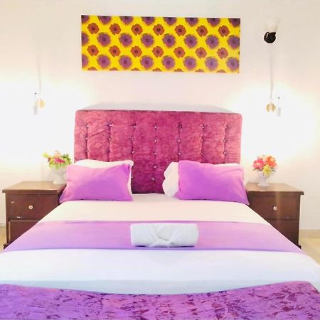 Zunox Guest House Freetown Ngoại thất bức ảnh