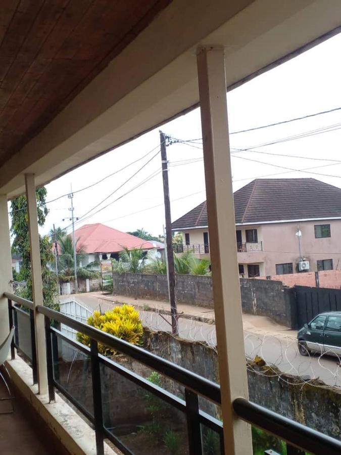 Zunox Guest House Freetown Ngoại thất bức ảnh