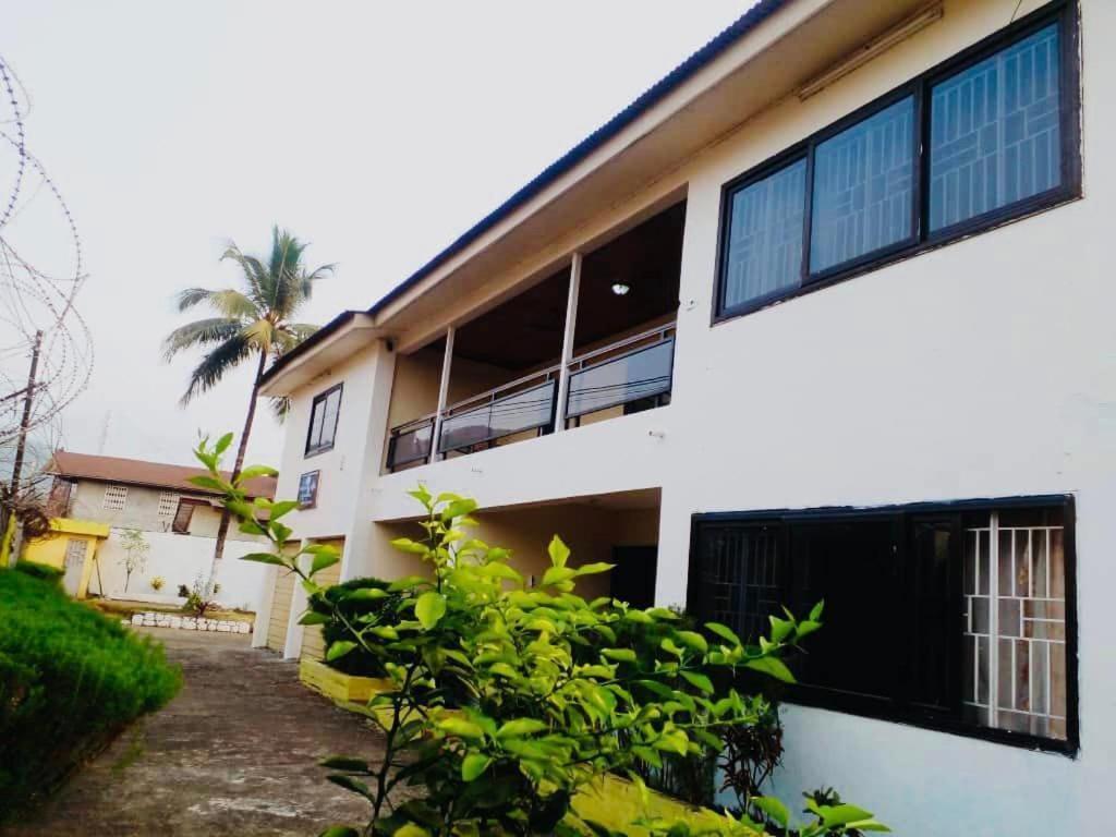 Zunox Guest House Freetown Ngoại thất bức ảnh