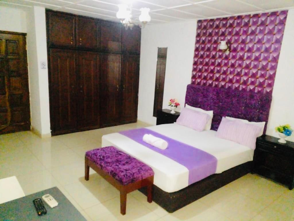 Zunox Guest House Freetown Ngoại thất bức ảnh