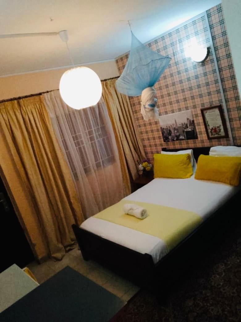 Zunox Guest House Freetown Ngoại thất bức ảnh