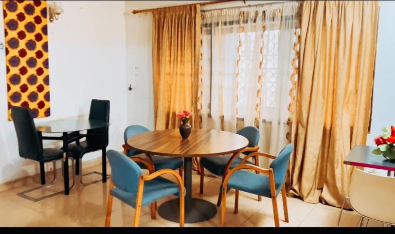 Zunox Guest House Freetown Ngoại thất bức ảnh