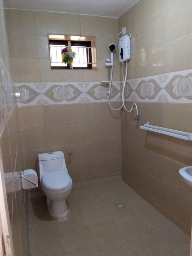 Zunox Guest House Freetown Ngoại thất bức ảnh