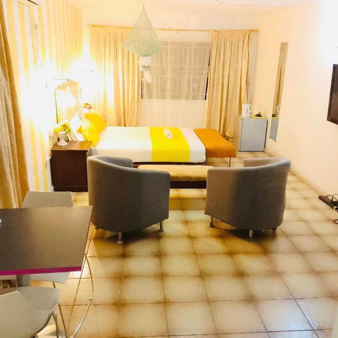 Zunox Guest House Freetown Ngoại thất bức ảnh