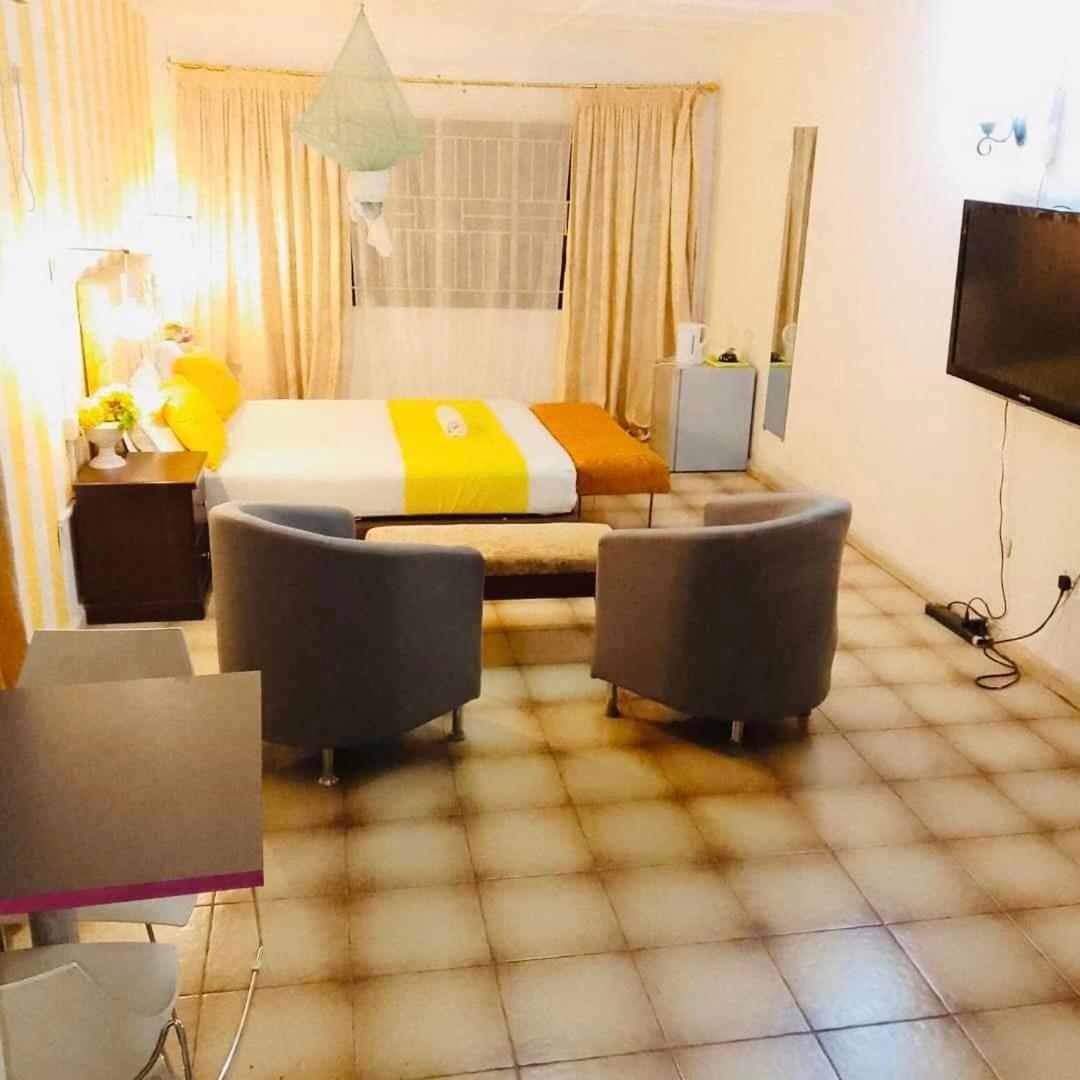 Zunox Guest House Freetown Ngoại thất bức ảnh