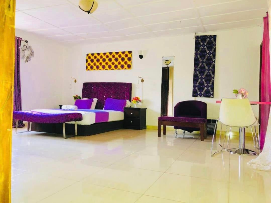 Zunox Guest House Freetown Ngoại thất bức ảnh